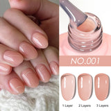 Tonos nude lechoso y gelatina de coco: esmalte en gel translúcido de tendencia para uñas con efecto hielo. 
